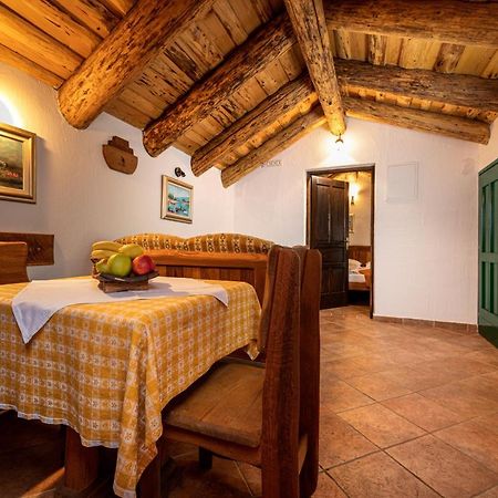Villa Lindraze Добринь Экстерьер фото
