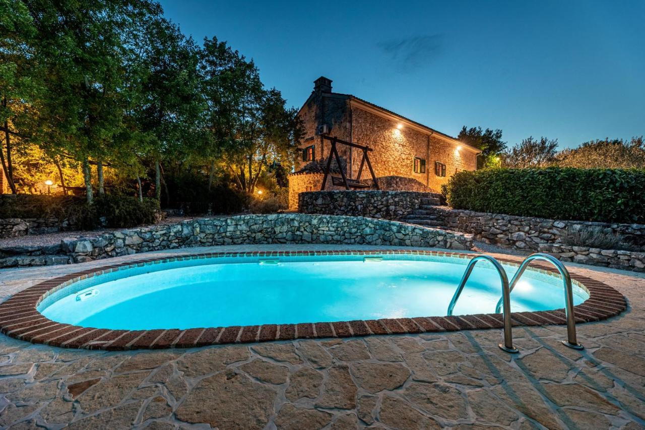 Villa Lindraze Добринь Экстерьер фото