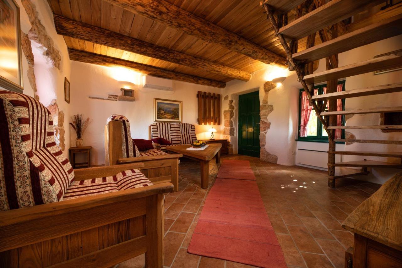 Villa Lindraze Добринь Экстерьер фото